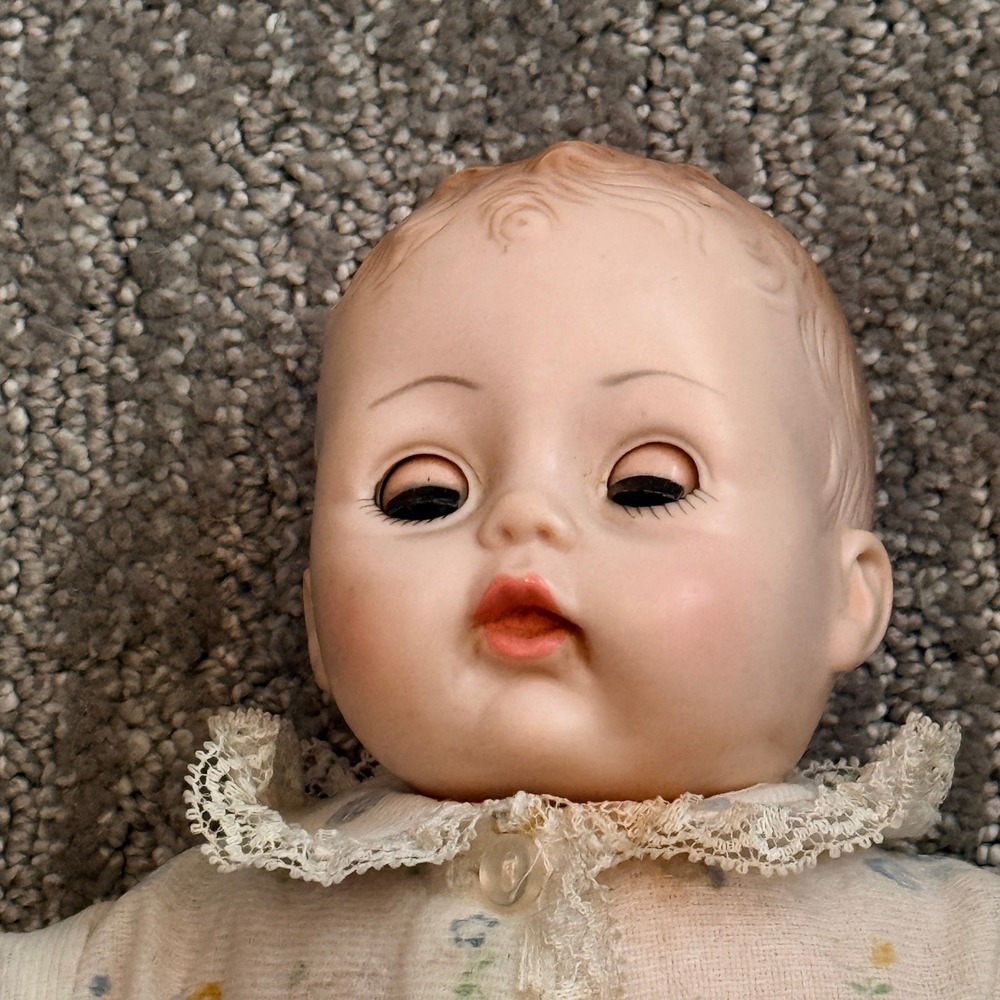 Vintage Madame Alexander Baby Doll Sleep Eyes Floral Lace Sleeper 1977 12in - Picture 5 of 10